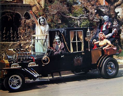 who owns the munsters car